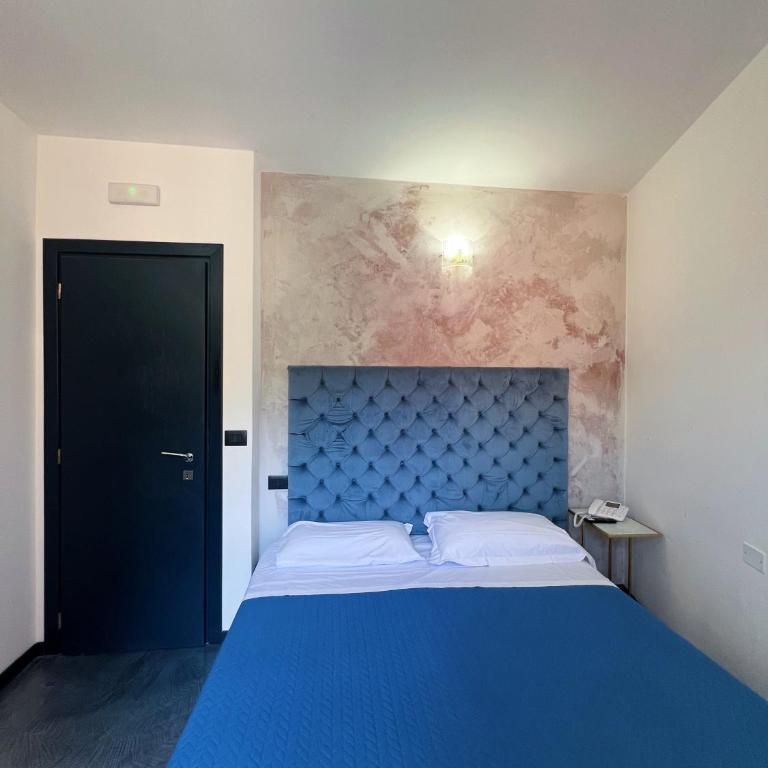 Hotel Le Grazie - Camera Superior Matrimoniale/Doppia con Letti Singoli con Vista Città - 7