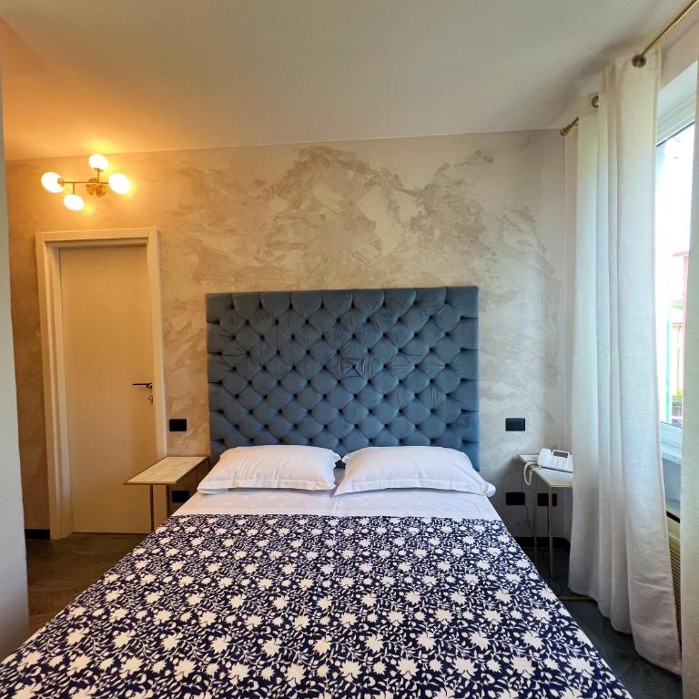 Hotel Le Grazie - Camera Superior Matrimoniale/Doppia con Letti Singoli con Vista Città - 24