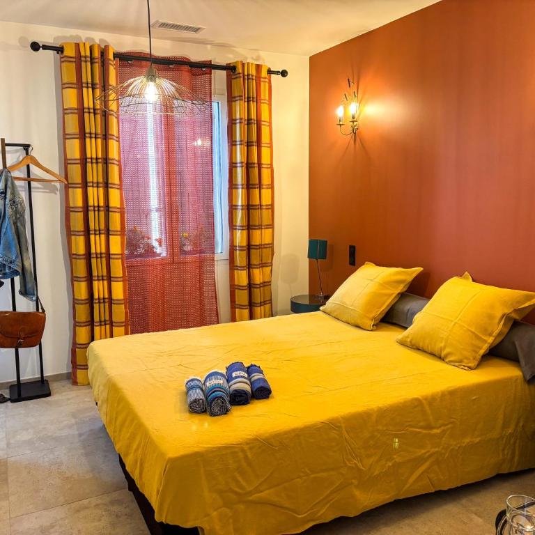 Maison sol en ciel Petit Dejeuner et Parking inclus - Chambre Double avec Salle de Bains Privative - 6