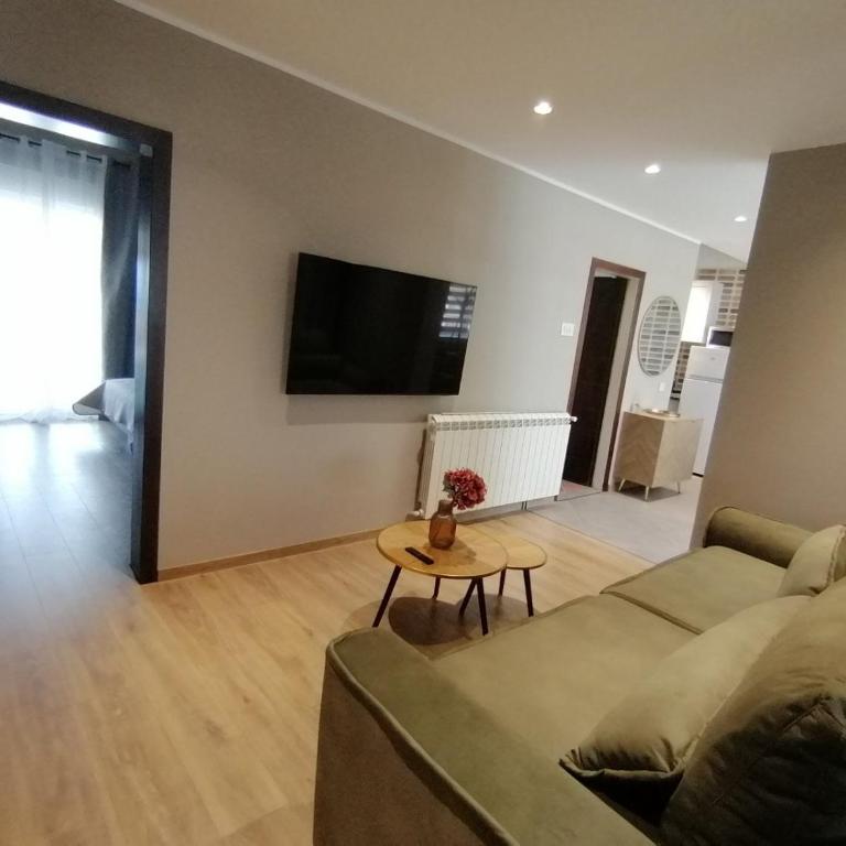 Apartments Knežević - Two-Bedroom Deluxe Apartment with Ocean View - 6