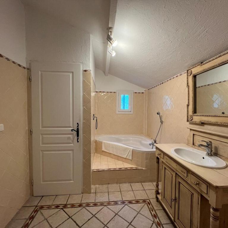 Le Mas Rose - Maison 2 Chambres - 11