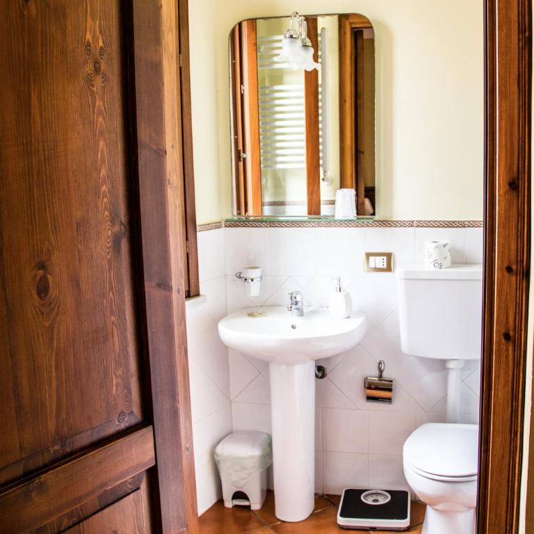 B&B Porta Bagni - Camera Matrimoniale/Doppia con Letti Singoli con Balcone - 4