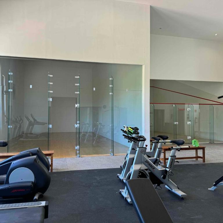 Elegant 3BR Condo 5 Star Amenities near Centro - Apartamento de 3 dormitorios con balcón - 74