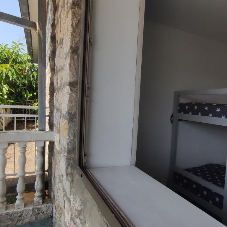 Woodpecker Backpacker Hostel - Krevet u Četvorokrevetnoj Mešanoj Spavaonici - 2