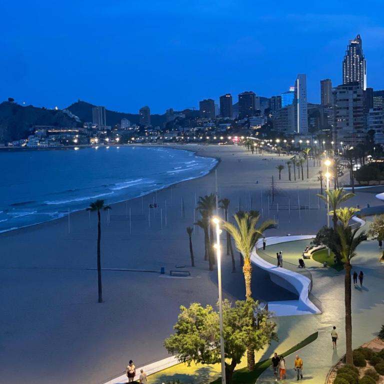 Casa Pepa con vistas y amaneceres en Benidorm - Three-Bedroom Apartment - 3