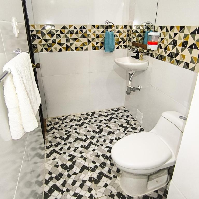 Hostel Casa de las Palmas Tours - Double Room with Private Bathroom - 1