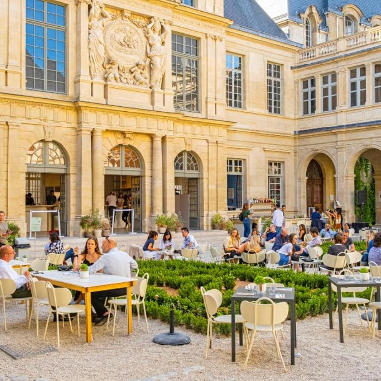 Luxury apartment in prestigious Le Marais - Top Location - Two-Bedroom Deluxe Apartment - 16