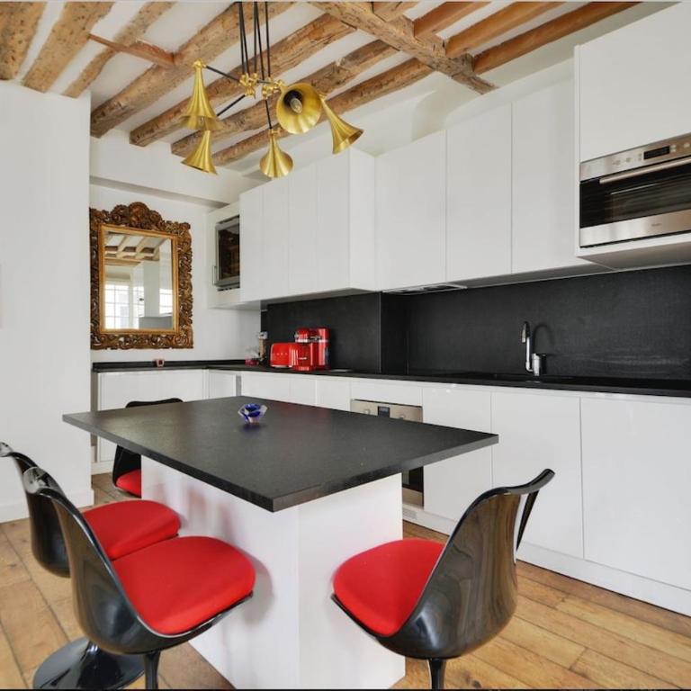 Luxury apartment in prestigious Le Marais - Top Location - Two-Bedroom Deluxe Apartment - 7