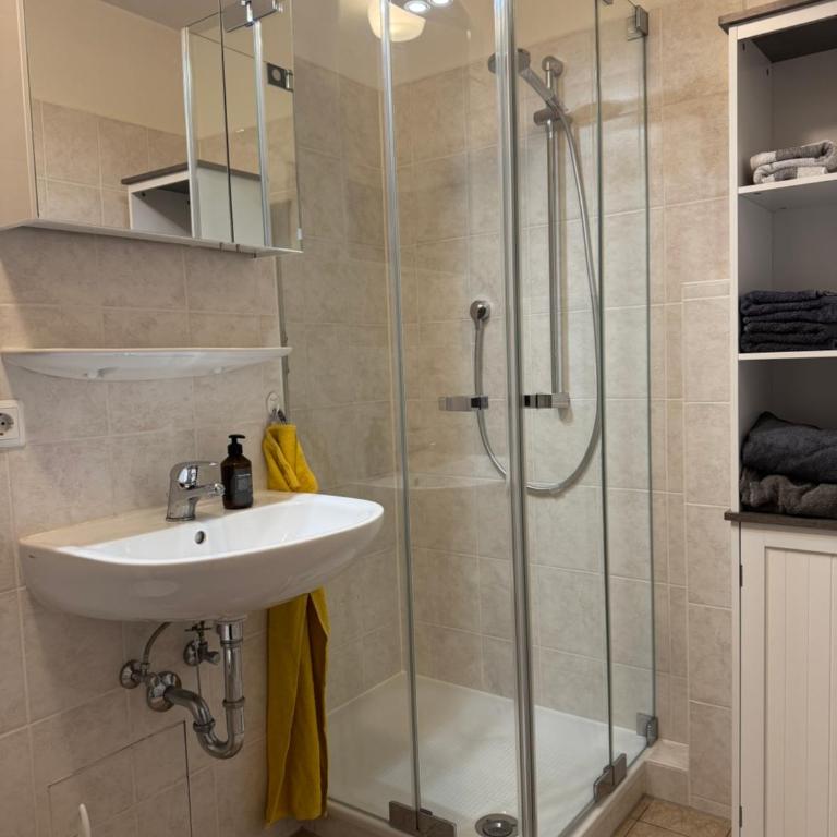 Schönes ruhiges Privatzimmer - Chambre Double avec Salle de Bains Commune - 7