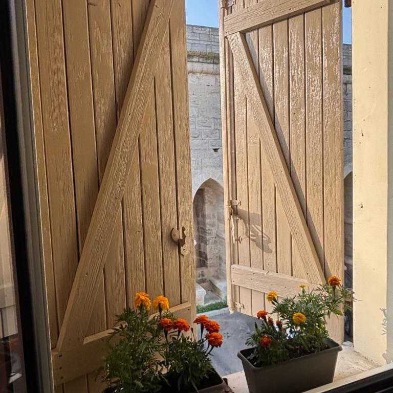 Maison sol en ciel Petit Dejeuner et Parking inclus - Chambre Double avec Salle de Bains Privative - 23