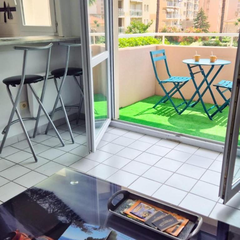 Appartement 2P, balcon, parking proche mer - Appartement 1 Chambre - 11