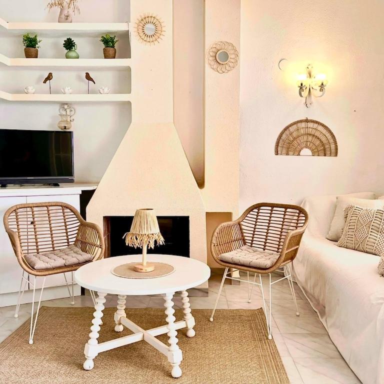 mediterranean studio with sun terrace and sea view - One-Bedroom Apartment - 11