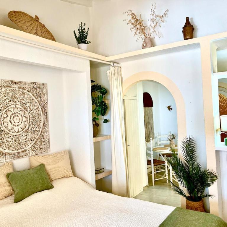 mediterranean studio with sun terrace and sea view - One-Bedroom Apartment - 1