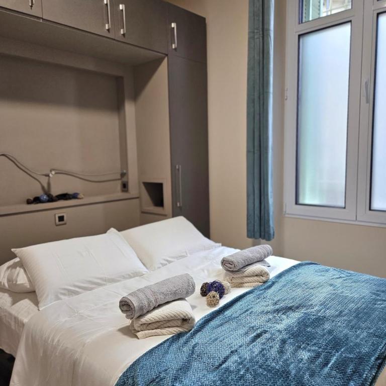 Central Cannes Cozy T4 - Walk to Beach and Congress - Appartement 3 Chambres Premium avec Balcon - 10