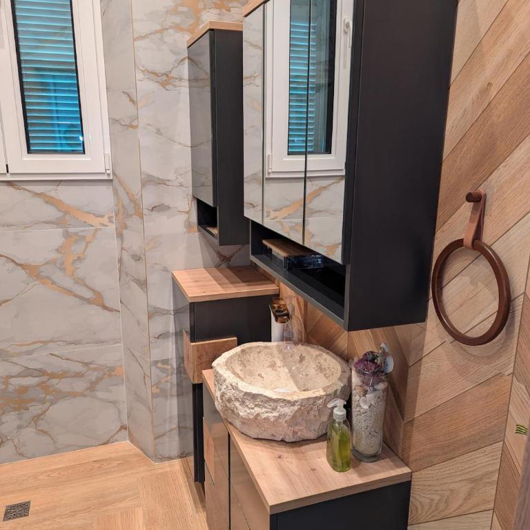 Central Cannes Cozy T4 - Walk to Beach and Congress - Appartement 3 Chambres Premium avec Balcon - 18