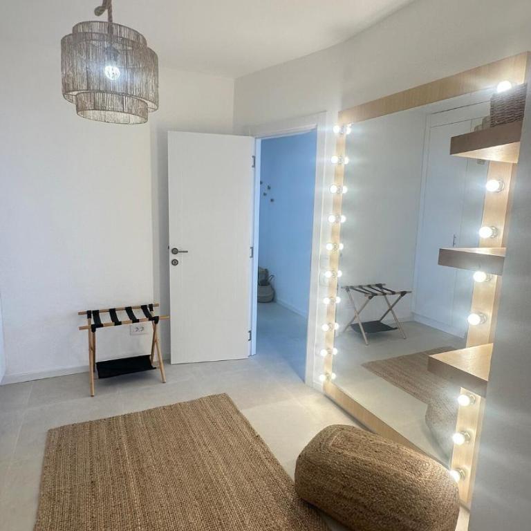 Boho Panoramic Seaview Apartment - Two-Bedroom Apartment with Ocean View - 16