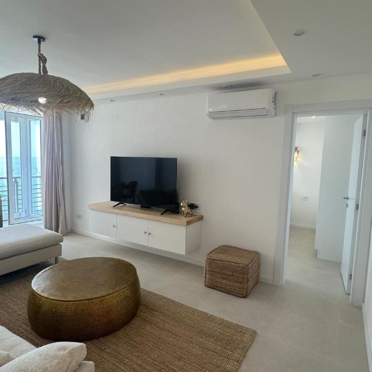 Boho Panoramic Seaview Apartment - Two-Bedroom Apartment with Ocean View - 3