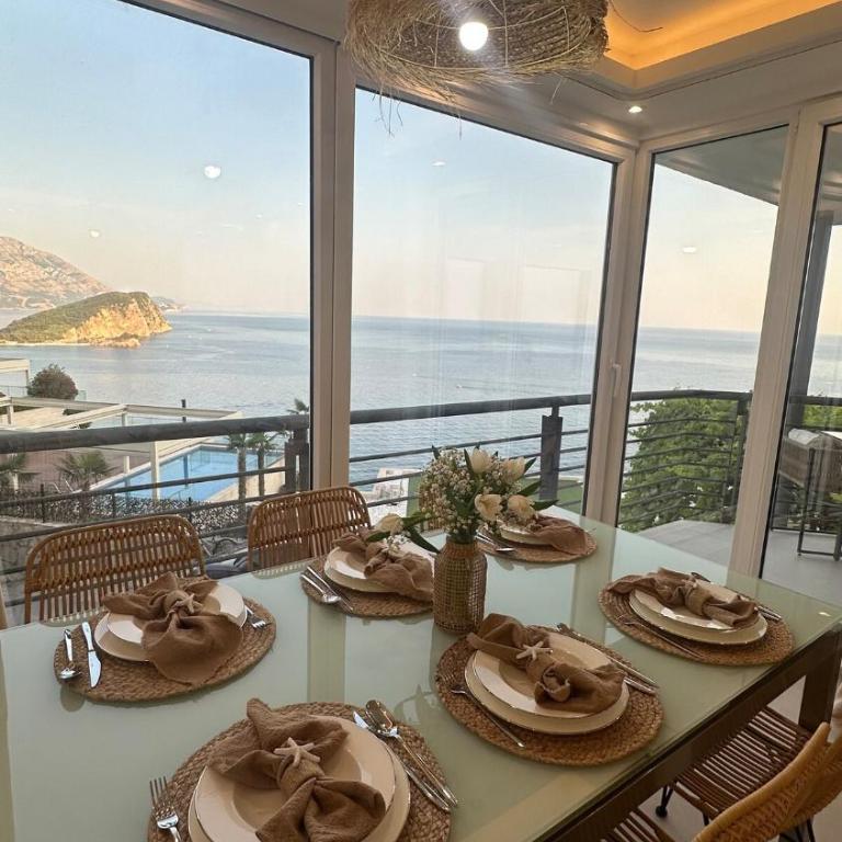Boho Panoramic Seaview Apartment - Two-Bedroom Apartment with Ocean View - 4