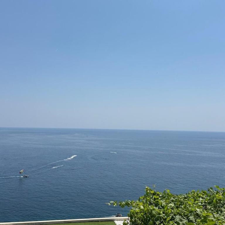 Boho Panoramic Seaview Apartment - Two-Bedroom Apartment with Ocean View - 10