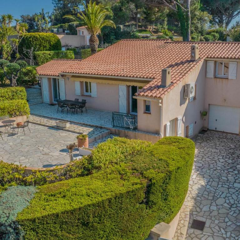 Villa bellevue sainte maxime un écrin de verdure au cœur du sémaphore piscine XXL - Haus mit 3 Schlafzimmern - 2