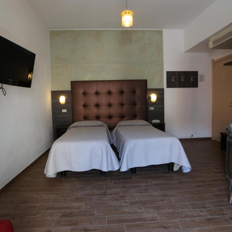 Hotel Piola - Camera Doppia con Letti Singoli - 7