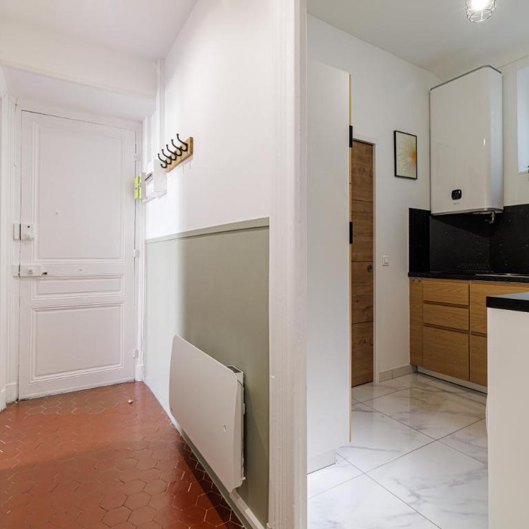 FOSSAN - Appartement 3P avec terrasse - Menton centre et proche plage - Apartamento de 2 dormitorios con terraza - 15