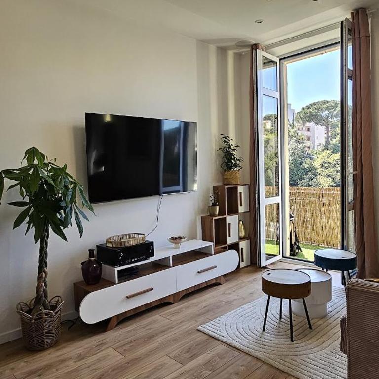 Central Cannes Cozy T4 - Walk to Beach and Congress - Appartement 3 Chambres Premium avec Balcon - 7