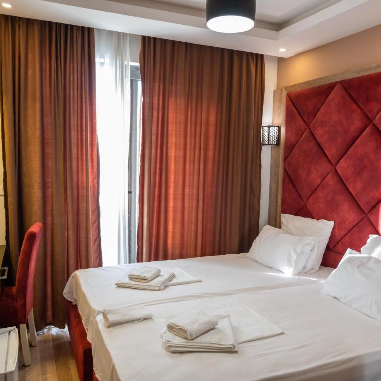 Hotel Evropa - Deluks Dvokrevetna Soba sa Bračnim Krevetom - 21