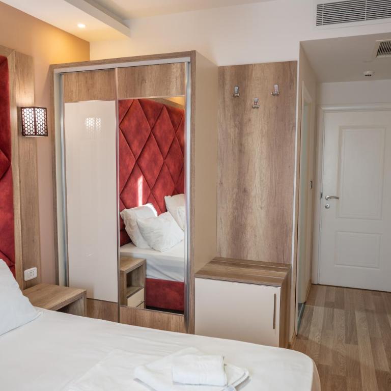 Hotel Evropa - Deluks Dvokrevetna Soba sa Bračnim Krevetom - 26
