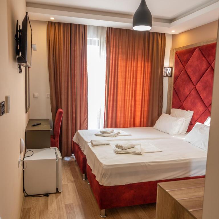 Hotel Evropa - Deluks Dvokrevetna Soba sa Bračnim Krevetom - 29