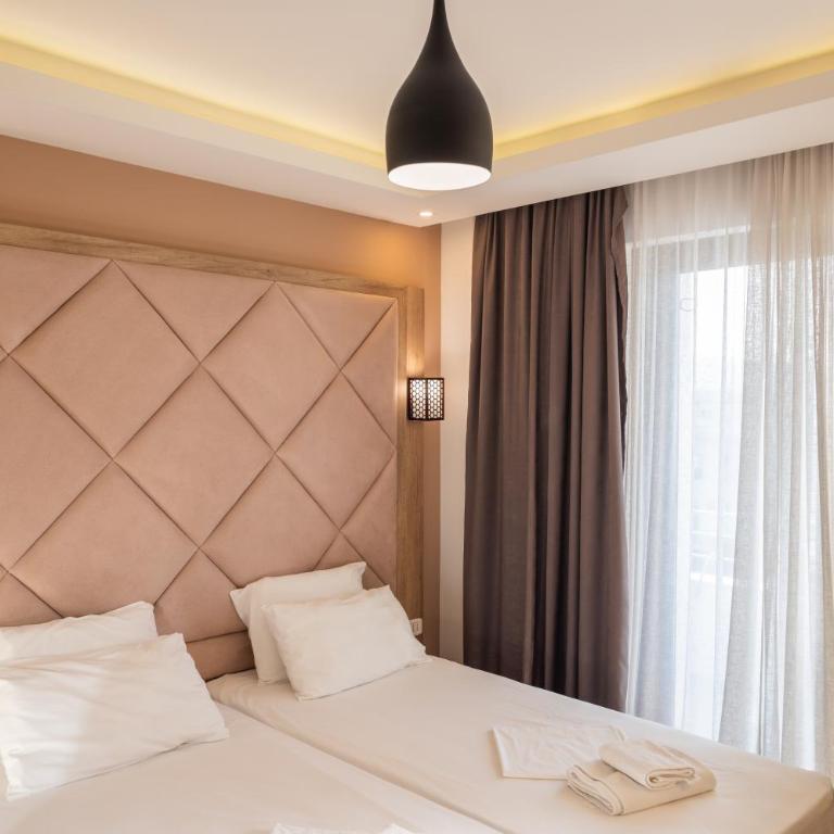 Hotel Evropa - Deluks Dvokrevetna Soba sa Bračnim Krevetom - 8