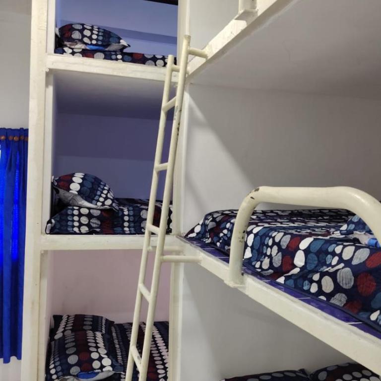 CARTAGENA BOQUILLA BEACH HOSTEl - 8-Bed Mixed Dormitory Room - 5