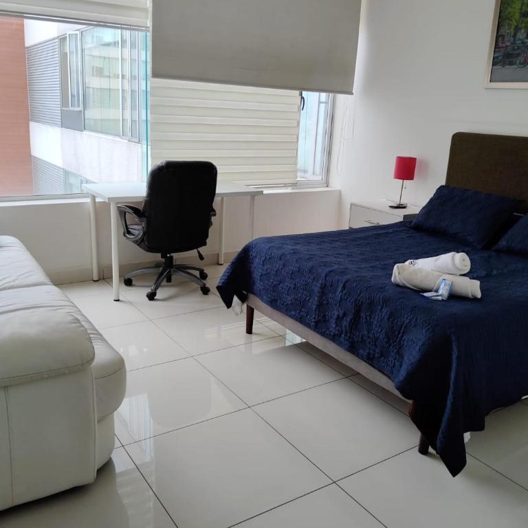 WTC Suites - Double Room with Shared Bathroom - 9