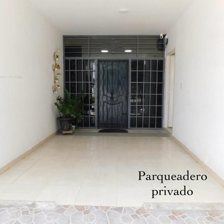 Apto con aire acondicionado cerca a la Universidad del Mag y Terminal - Two-Bedroom Apartment - 3