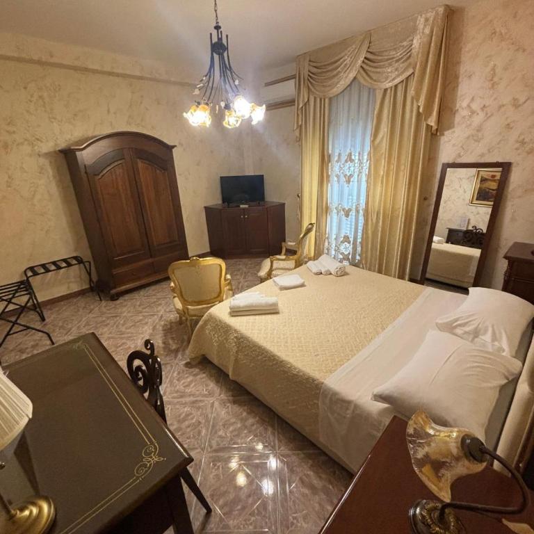 Filumè Suite - Deluxe Double Room with Bath - 7