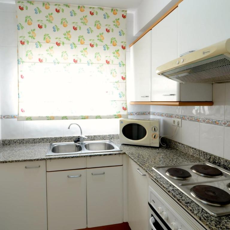 House in LEstartit near Sandy Beach - Two-Bedroom Holiday Home - 13
