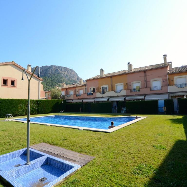 House in LEstartit near Sandy Beach - Two-Bedroom Holiday Home - 1