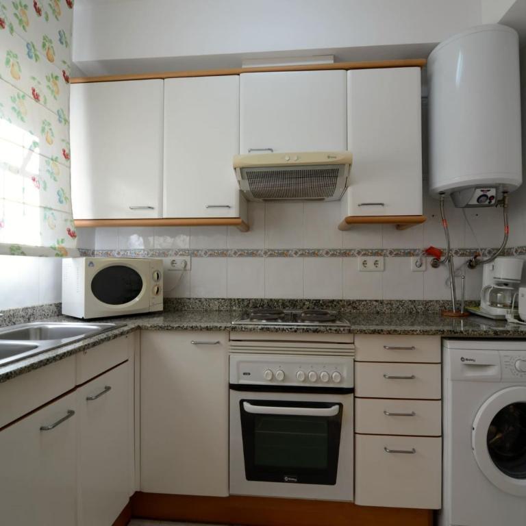 House in LEstartit near Sandy Beach - Two-Bedroom Holiday Home - 12