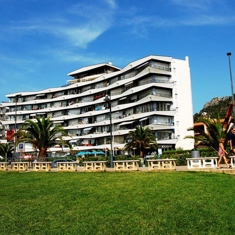 Apartment in Spain by the Sandy Beach - Two-Bedroom Apartment - 19