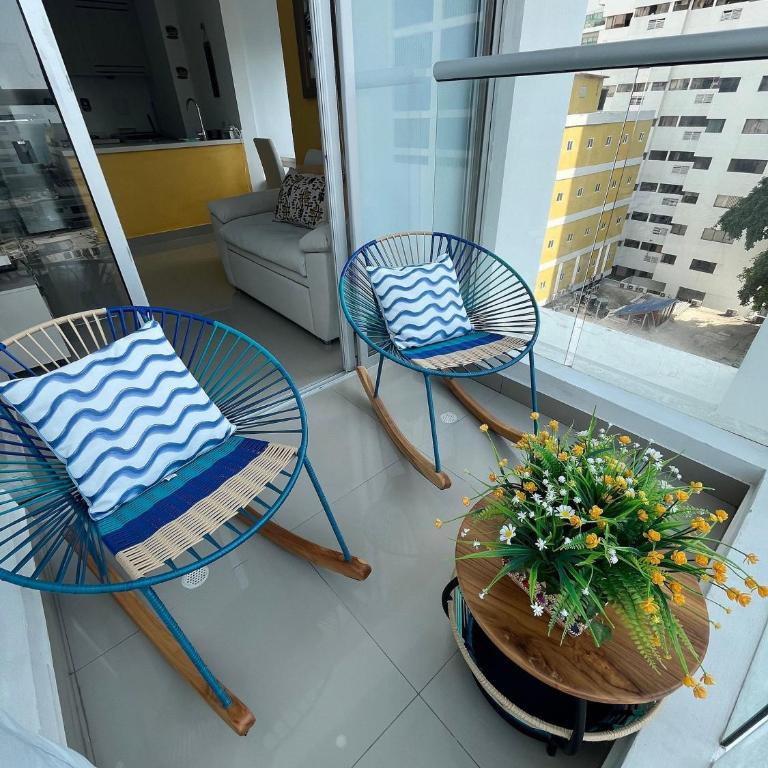 Charming Loft near the Beach - Deluxe One-Bedroom Apartment - 54
