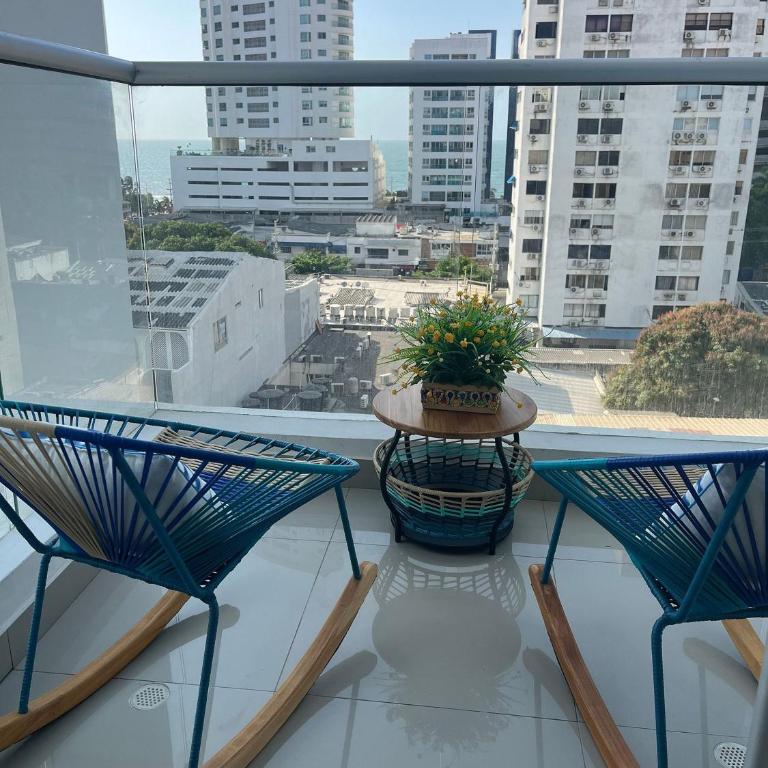Charming Loft near the Beach - Deluxe One-Bedroom Apartment - 55