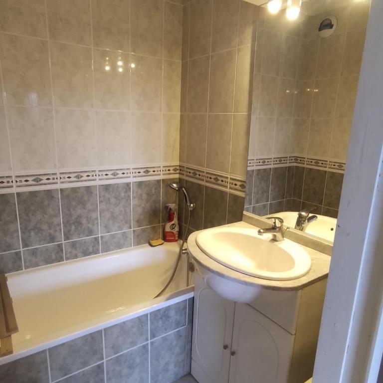 Bel appartement 2 pièces proche mer avec parking - FR-1-712-93 - Appartamento - 7