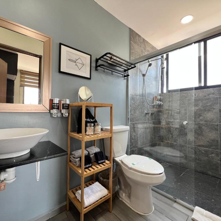 Luxe Modern-5 Star Area-Walk 2 Beach-Pool-View-King Bed - Superior Apartment - 11