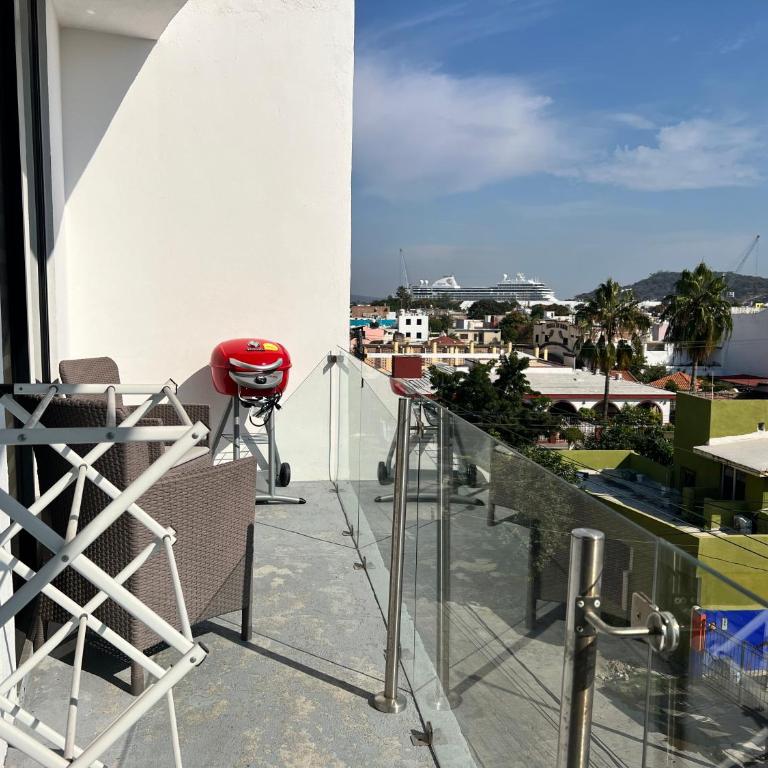 Luxe Modern-5 Star Area-Walk 2 Beach-Pool-View-King Bed - Superior Apartment - 35