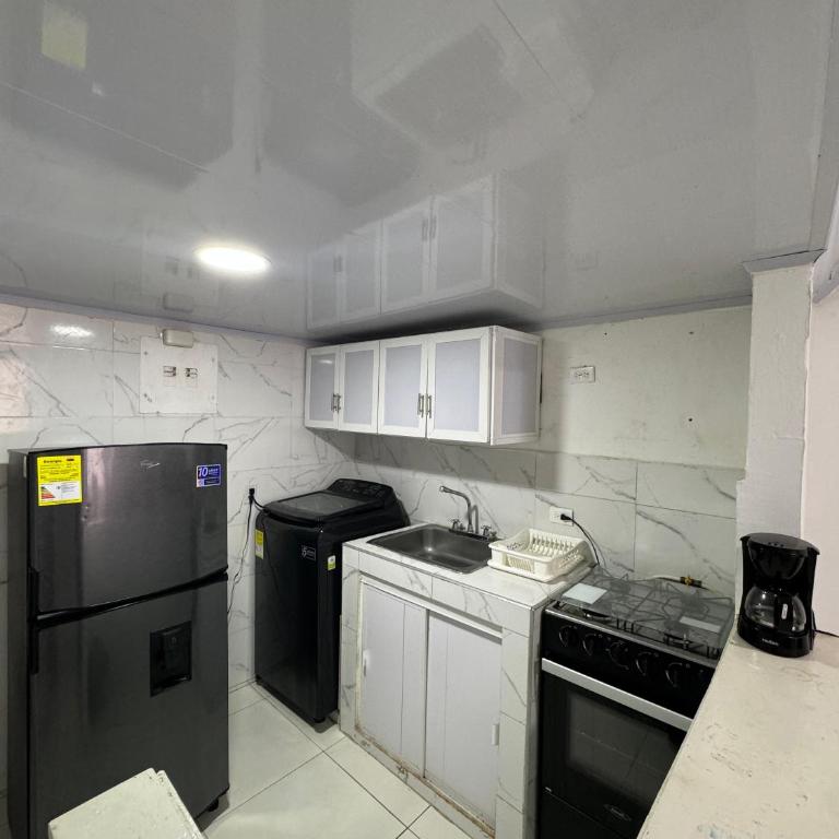 Edificio frente a la playa en cartagena, marbella - One-Bedroom Apartment - 2