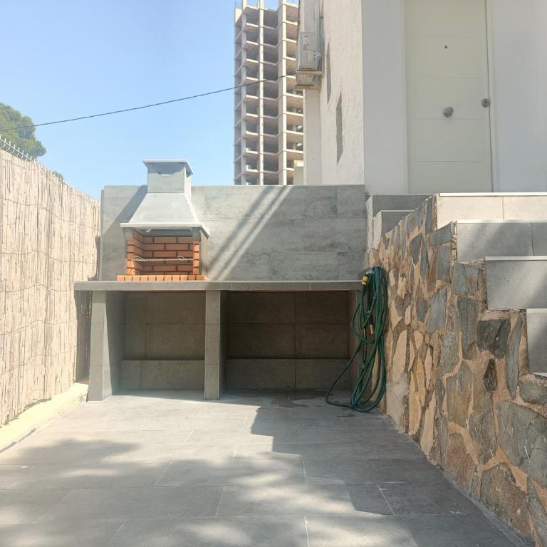 Casa MYA con terreno privado y parking compartido - a 800m de Playa Poniente - Casa con 1 dormitorio - 3