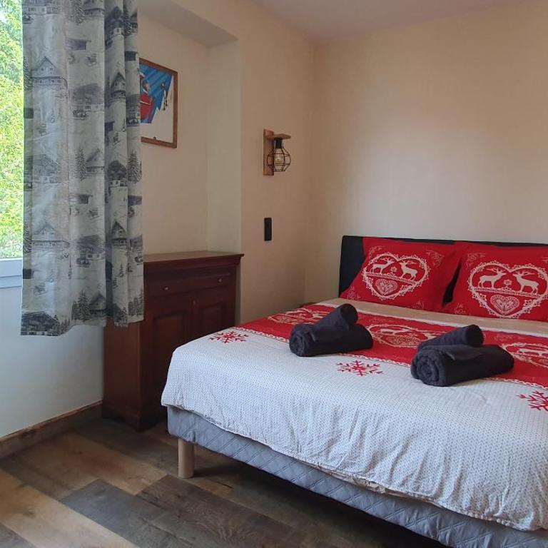 chalet cosy, jacuzzi privé, calme, idéal moto rando vélo - Maison 2 Chambres - 32