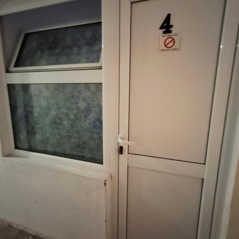 AS MONTENEGRO SUITES - Standardna Dvokrevetna Soba sa Zasebnim Krevetima i Zajedničkim Kupatilom - 4