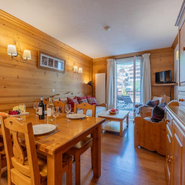 Lodge 4 Apartment 9- Snow and Trek - Morzine - Two-Bedroom Apartment with Terrace - 5