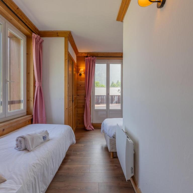 Lodge 4 Apartment 9- Snow and Trek - Morzine - Two-Bedroom Apartment with Terrace - 9